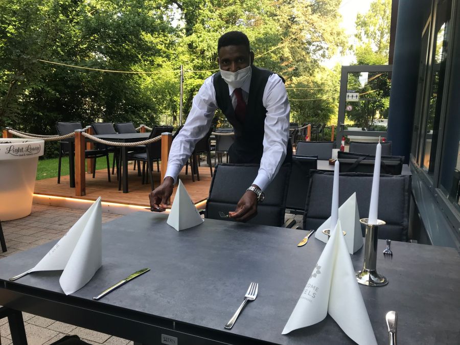 Elhadji Bah startet im Welcome Hotel durch.  Foto: Kay Bandermann